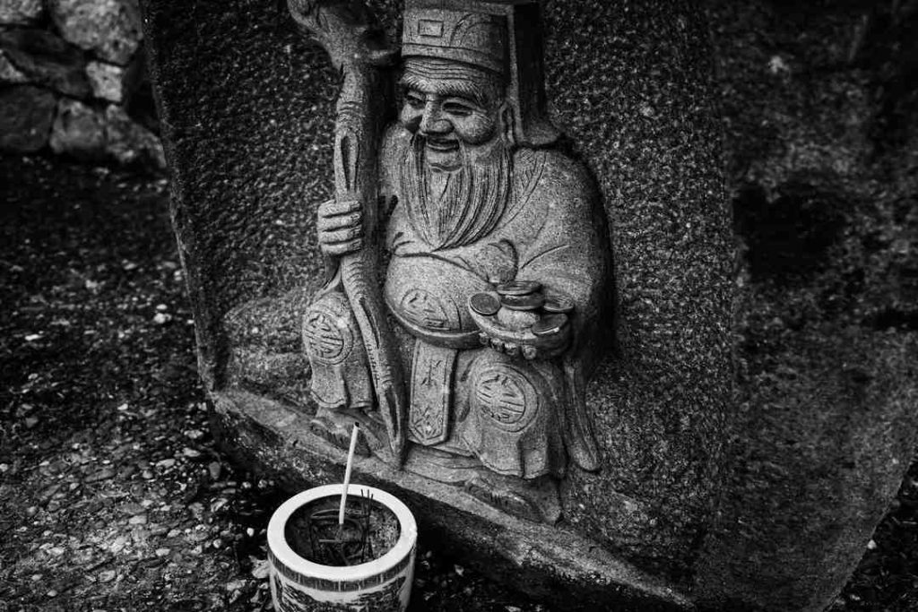 chinese mythology war god essential guide